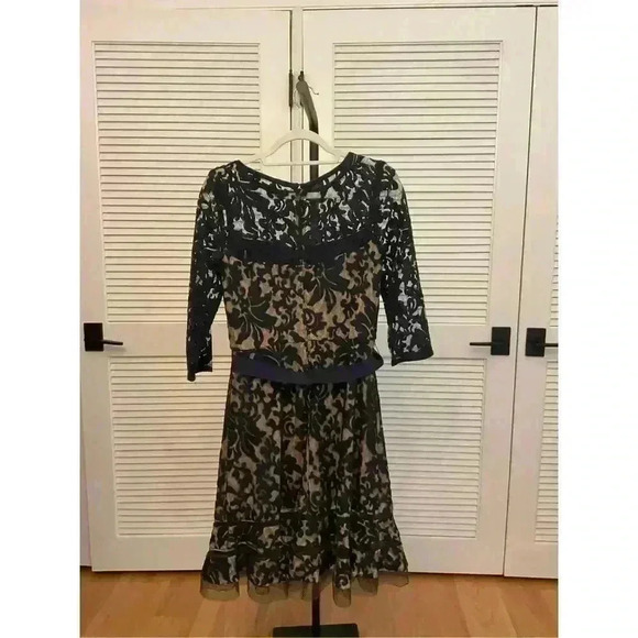 Tadashi Shoji ‘Kennedy’ Embroidered Lace Dress, Size 8 - Picture 5 of 5